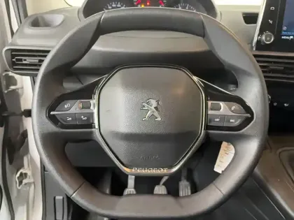 Photo 10 Peugeot Partner  FOURGON STANDARD 650 KG BLUEHDI 100 S&S BVM6