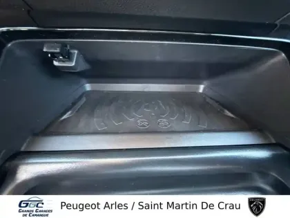 Photo 40 Peugeot 208  Hybrid 100 e-DCS6
