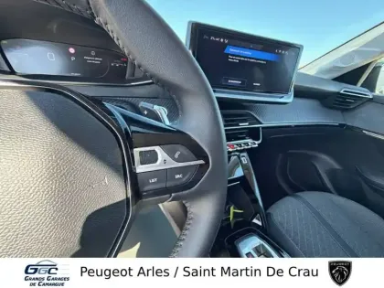 Photo 33 Peugeot 208  Hybrid 100 e-DCS6
