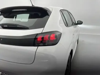 Photo 44 Peugeot 208  BlueHDi 100 S&S BVM6