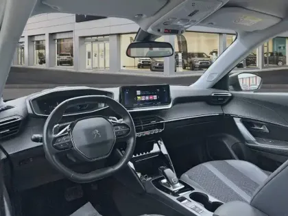 Photo 8 Peugeot 2008  PureTech 130 S&S EAT8