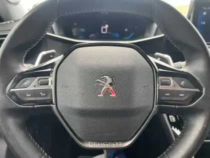 Photo 18 Peugeot 2008  PureTech 130 S&S EAT8