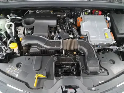 Photo 12 Renault Captur  E-Tech Plug-in 160