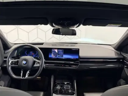 Photo 32 BMW Serie 5 Touring 520d xDrive 197 ch BVA8
