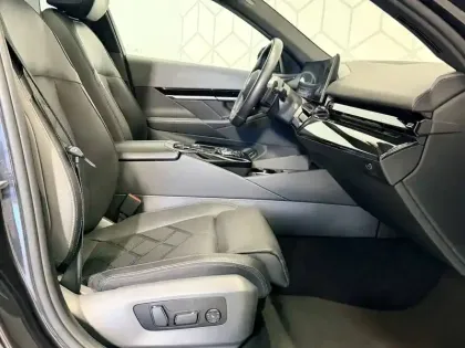 Photo 37 BMW Serie 5 Touring 520d xDrive 197 ch BVA8