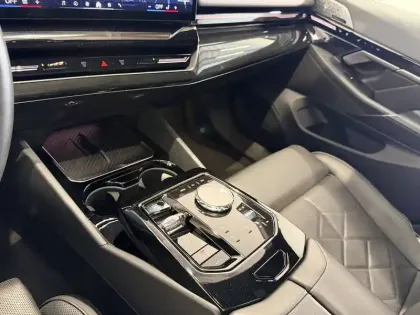 Photo 42 BMW Serie 5 Touring 520d xDrive 197 ch BVA8