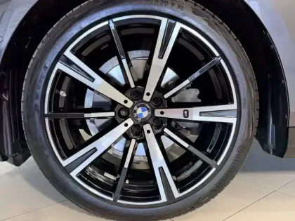 Photo 6 BMW Serie 5 Touring 520d xDrive 197 ch BVA8