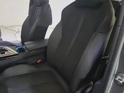 Photo 10 Peugeot 5008  Hybrid 136 e-DCS6