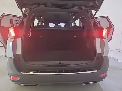 Photo 5 Peugeot 5008  Hybrid 136 e-DCS6