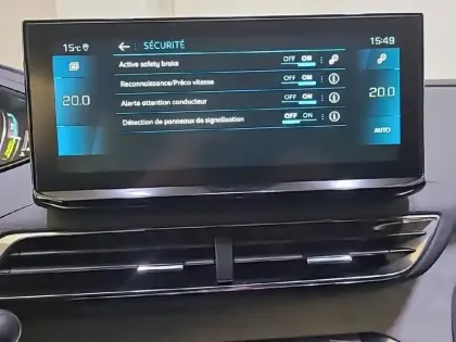 Photo 21 Peugeot 5008  Hybrid 136 e-DCS6