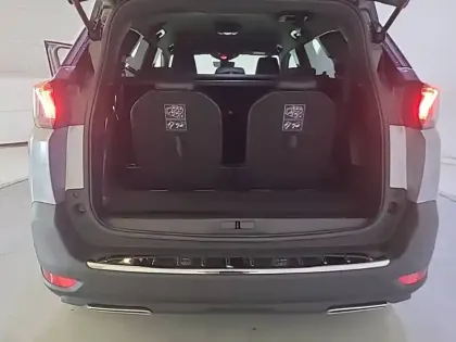 Photo 17 Peugeot 5008  Hybrid 136 e-DCS6