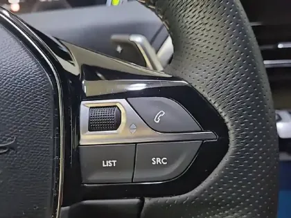 Photo 29 Peugeot 5008  Hybrid 136 e-DCS6