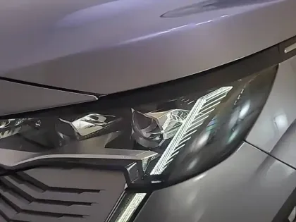 Photo 15 Peugeot 5008  Hybrid 136 e-DCS6