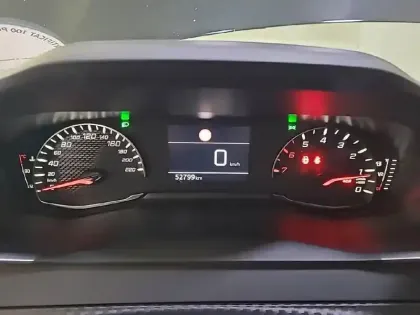 Photo 9 Peugeot 208  PureTech 100 S&S BVM6