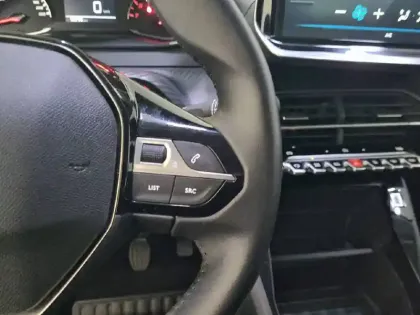 Photo 20 Peugeot 208  PureTech 100 S&S BVM6