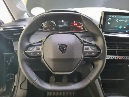 Photo 8 Peugeot 208  PureTech 100 S&S BVM6