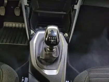 Photo 13 Peugeot 208  PureTech 100 S&S BVM6