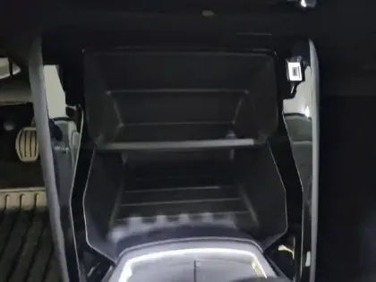 Photo 27 Peugeot 208  PureTech 100 S&S BVM6