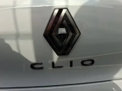 Photo 16 Renault Clio  E-Tech full hybrid 145 ch GSR2