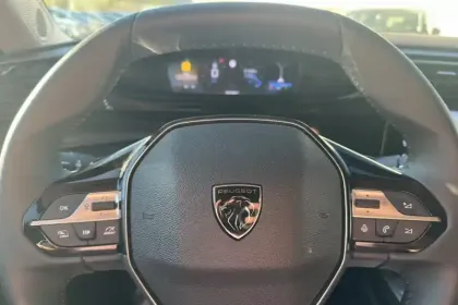 Photo 14 Peugeot 308  BlueHDi 130ch S&S EAT8