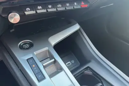 Photo 15 Peugeot 308  BlueHDi 130ch S&S EAT8