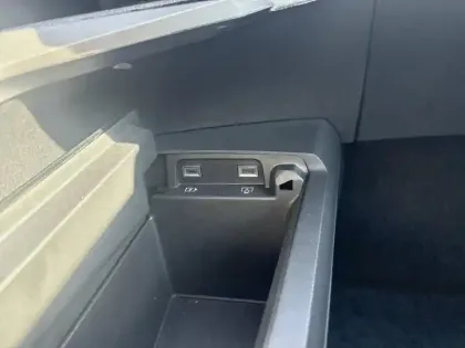 Photo 12 Peugeot 3008  Hybrid 136 e-DCS6