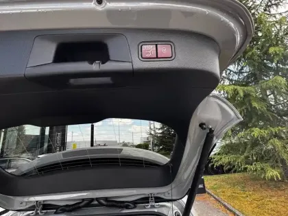 Photo 17 Mercedes GLA  200 d 8G-DCT