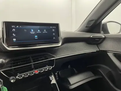 Photo 27 Peugeot 2008  PureTech 100 S&S BVM6