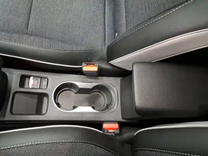 Photo 33 Renault Captur  mild hybrid 140