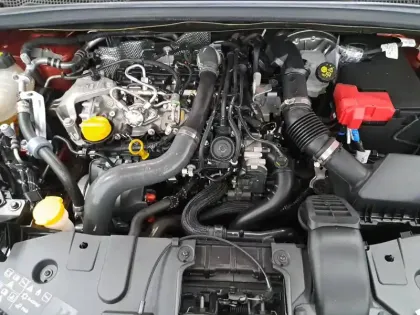 Photo 13 Renault Captur  mild hybrid 140