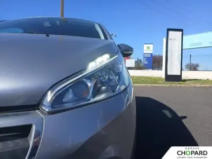 Photo 21 Peugeot 208  BlueHDi 100ch S&S BVM5