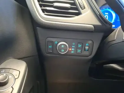 Photo 33 Ford Kuga  2.5 Duratec 190 ch FlexiFuel FHEV E85 Powershift