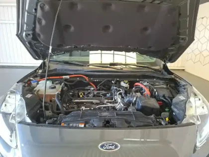 Photo 41 Ford Kuga  2.5 Duratec 190 ch FlexiFuel FHEV E85 Powershift