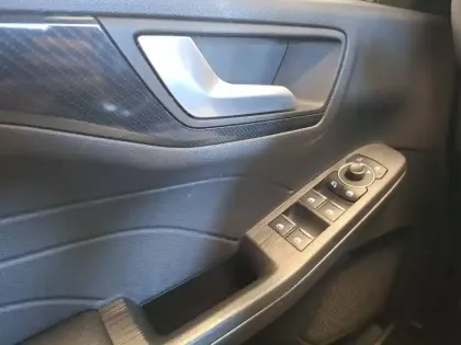 Photo 32 Ford Kuga  2.5 Duratec 190 ch FlexiFuel FHEV E85 Powershift