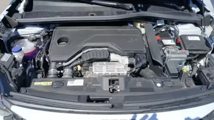Photo 15 Peugeot 2008  Hybrid 110 e-DCS6