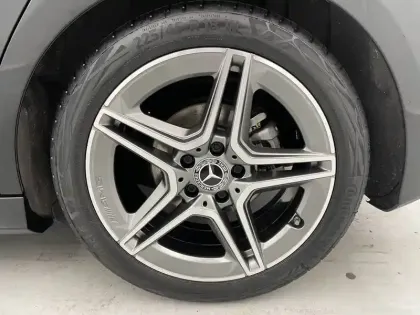 Photo 16 Mercedes Classe A  200 d 8G-DCT