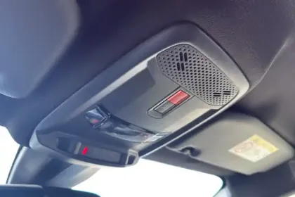 Photo 26 Peugeot 208  Hybrid 136 e-DCS6