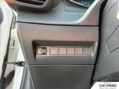 Photo 19 Peugeot 208  Electrique 50 kWh 136ch