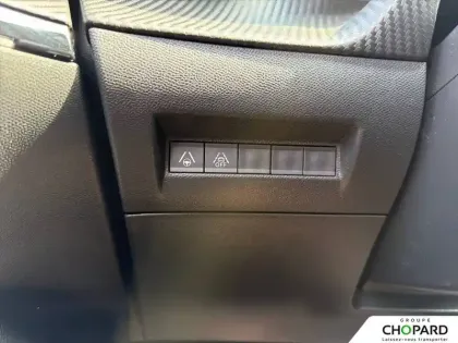 Photo 17 Peugeot 2008  Electrique 136 ch