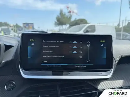 Photo 13 Peugeot 2008  Electrique 136 ch