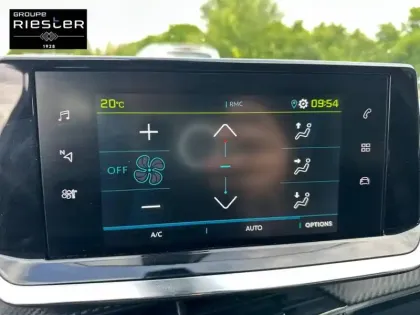 Photo 24 Peugeot 2008  Electrique 136 ch