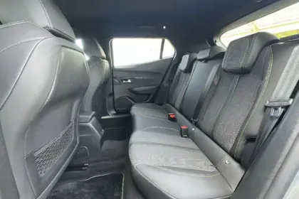 Photo 9 Peugeot 2008  Hybrid 136 e-DCS6