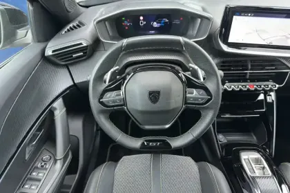 Photo 12 Peugeot 2008  Hybrid 136 e-DCS6