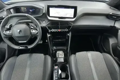 Photo 11 Peugeot 2008  Hybrid 136 e-DCS6