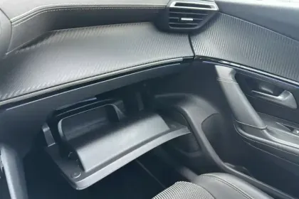 Photo 22 Peugeot 2008  Hybrid 136 e-DCS6