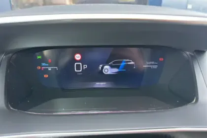 Photo 14 Peugeot 2008  Hybrid 136 e-DCS6