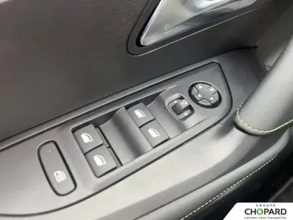 Photo 16 Peugeot 2008  Hybrid 145 e-DCS6