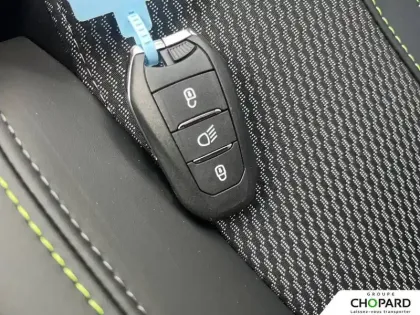 Photo 11 Peugeot 2008  Hybrid 145 e-DCS6