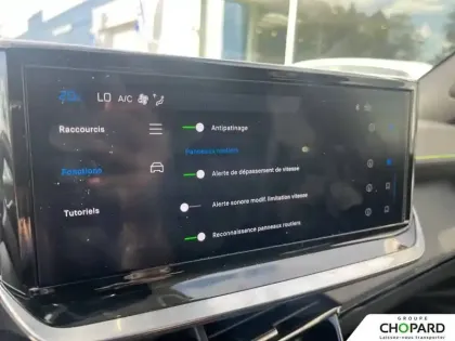 Photo 21 Peugeot 2008  Hybrid 145 e-DCS6