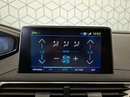 Photo 27 Peugeot 3008  Hybrid 225 e-EAT8